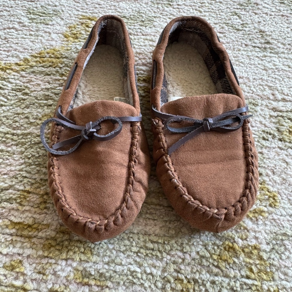 Moccasin slippers